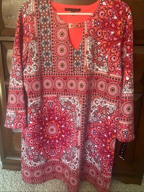 Tiana B. Coral and White Printed V-Neck Tunic with Gold Ring